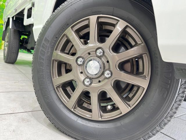 �y12�C���`�A���~�z�C�[���z�O�ςɃ}�b�`�����A���~�z�C�[���𑕒����Ă���܂��B�e��A���~�z�C�[����A�X�^�b�h���X�^�C�����戵�����Ă���܂��B���񂲑��k����������