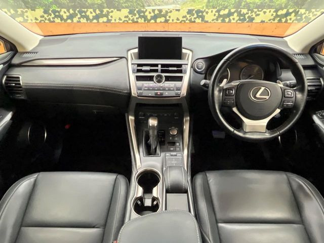 NX200t アーバンスタイル