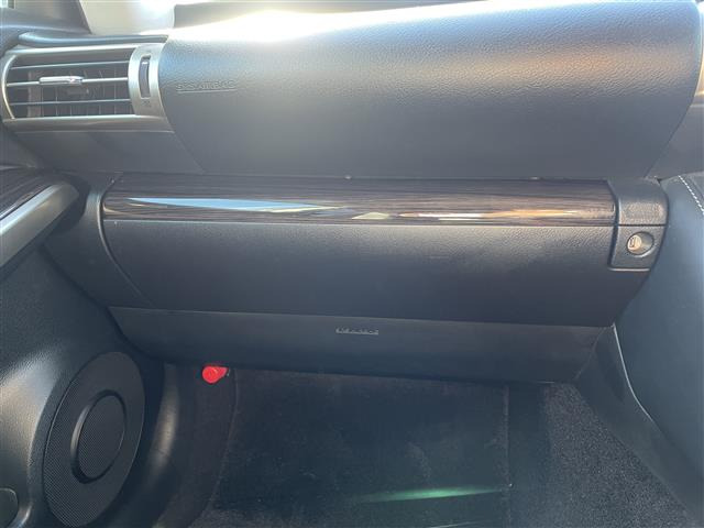 IS300h バージョンL