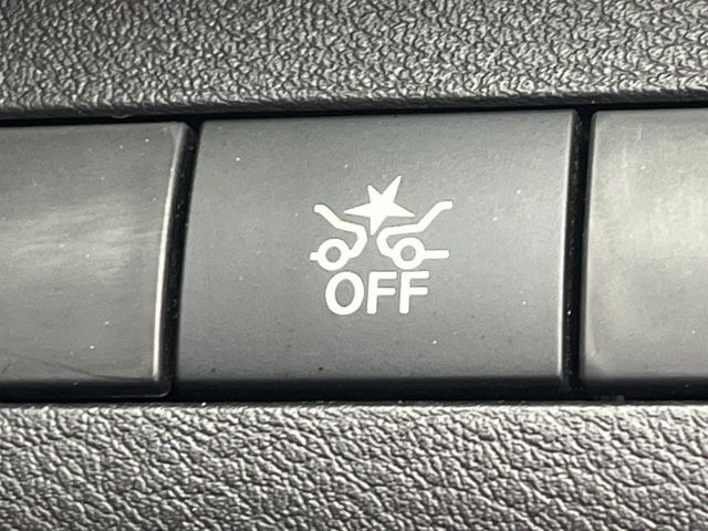 �y�C���e���W�F���g�G�}�[�W�F���V�[�u���[�L�z�t�����g�J�����őO���̎ԗ�����s�҂����m�B�Փ˂������Ȏ��͏Փ˔�Q�y���u���[�L���쓮�A�Փˉ�����T�|�[�g�B�����S�Ƀh���C�u�����y���݂��������܂��B