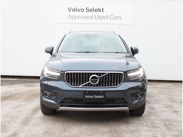 XC40B4 AWD インスクリプション 4WD