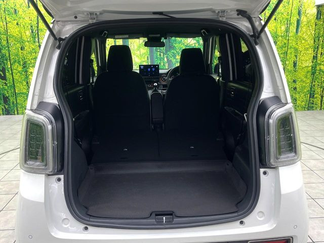 ���i�̂���������ʋ΁A���}���ɏ\���ȉ׎��X�y�[�X���m�ۂ��Ă���܂��B�Z�J���h�V�[�g��|���ƁA�傫�ȉו��̐ύڂ��\�ł���