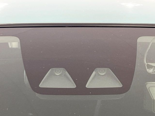 �y�X�}�[�g�A�V�X�g�z���s���ɑO���̎ԗ�����F�����A�Փ˂������Ȏ��͌x��ƃu���[�L�ŏՓˉ���Ɣ�Q�y�����A�V�X�g�B�����S�Ƀh���C�u�����y���݂��������܂��B