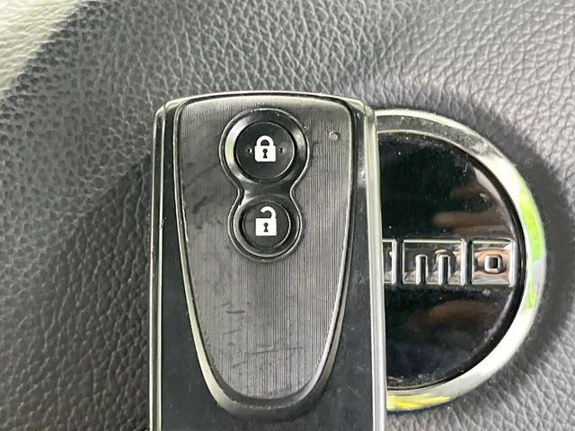 �y�L�[�t���[�V�X�e���z�J�o����|�P�b�g�ɓ��ꂽ�܂܂ł��h�A�̎{���E�������\�ȃX�}�[�g�L�[�𑕔��B�G���W���̃I���E�I�t�����J�M�����o���K�v����������Ƃ��Ă��֗��ł���