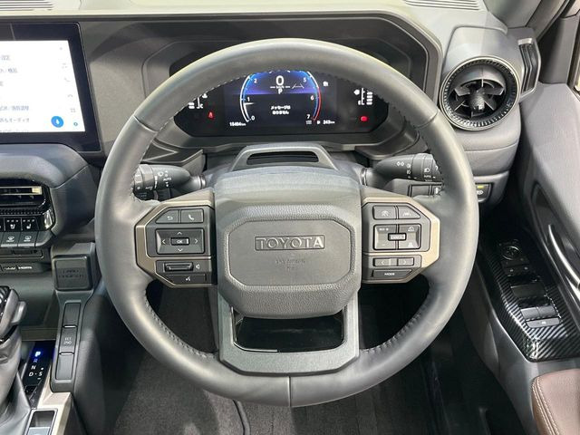 �y�����v�����X�e�A�����O�z�㎿�Ȋv���g�p���邱�ƂŁA��ɂ����������݂ƂĂ��^�]���₷���n���h���ł���