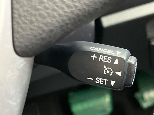 �y�N���[�Y�R���g���[���z�������H�����N���N���s�B�A�N�Z���𗣂��Ă���葬�x�ő��s���ł��A�������^�]���̕��S���y��!�����E�������ȒP�ȃX�C�b�`����Œ����ł��܂��B