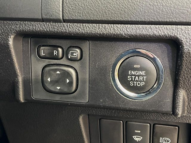 �y�d���i�[�~���[�z�T�C�h�~���[�͓d���i�[���ƂȂ��Ă���A�������ԏ�ł��L�Y�������X�N��}�����܂��B