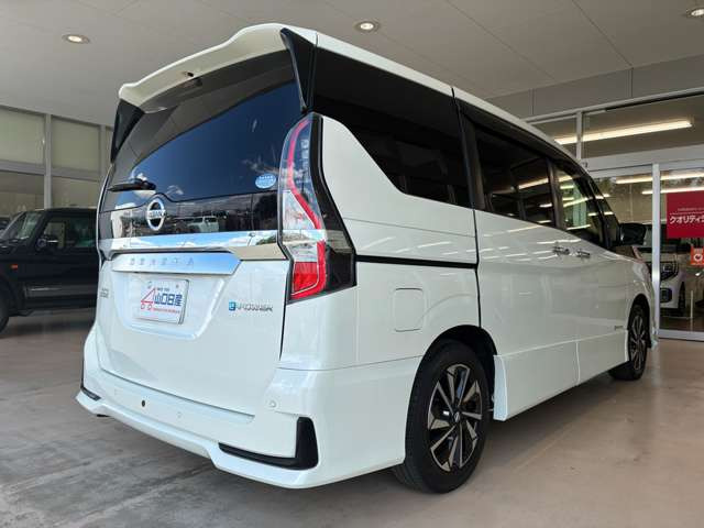 セレナ1.2 e-POWER ハイウェイスターV