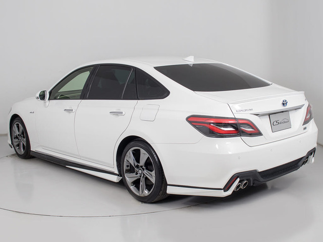 フルエアロが装着されています!お好みはいかがですか?今付いているデザイン以外にも、各ブランドのエアロを格安にてお取付け出来ます!又、エアロを外してノーマル状態にする事も出来ます!!