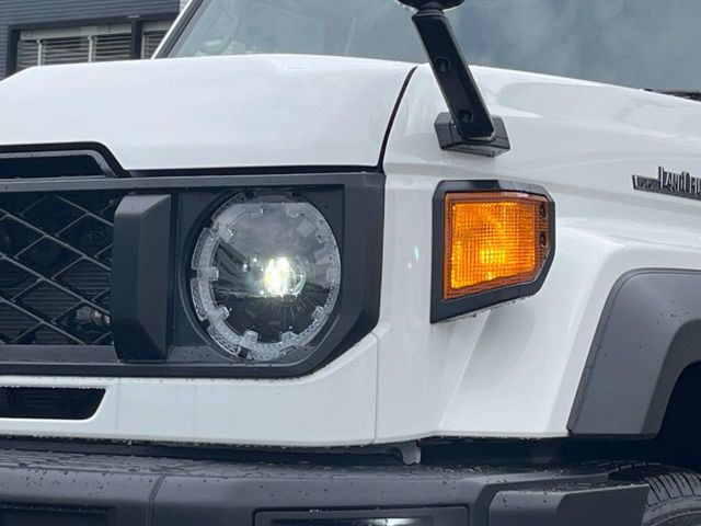 �yLED�w�b�h���C�g�z���V����ԑ��s�����ǍD�Ȏ��E���m�ۂ����S���ĉ^�]�ł��鍂�P�xLED�w�b�h���C�g�𑕔�!�_�����x�������A����d�͂��}�����Ă��܂��B