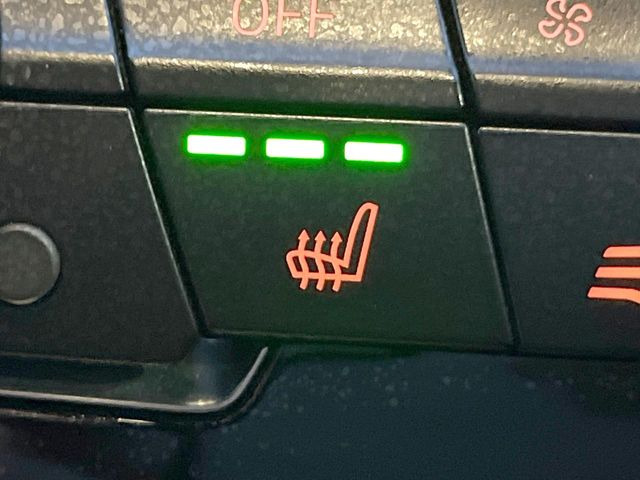 ���t�����g�V�[�g�q�[�e�B���O:�^�]�ȁE����ȋ��ɎO�i�K�Œ��߂��\�ȃV�[�g�q�[�^�[�𑕔����Ă���܂��B�G�߂��킸���K�ɂ��g�p���������܂��B