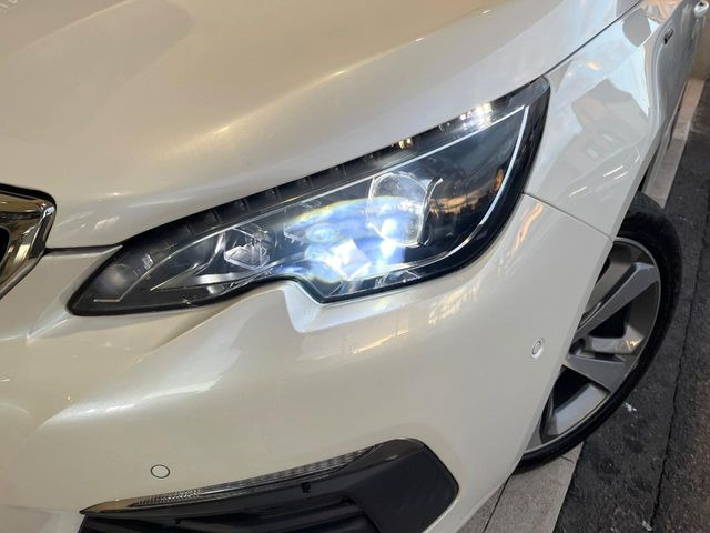 ���w�b�h���C�g:�w�b�h���C�g�͉��΂݂����Ȃ��A�Y��ȏ�Ԃ�ۂ��Ă���܂��B���΂ݖh�~�̃����Y�R�[�e�B���O�̎{�H���\�ł������܂��B