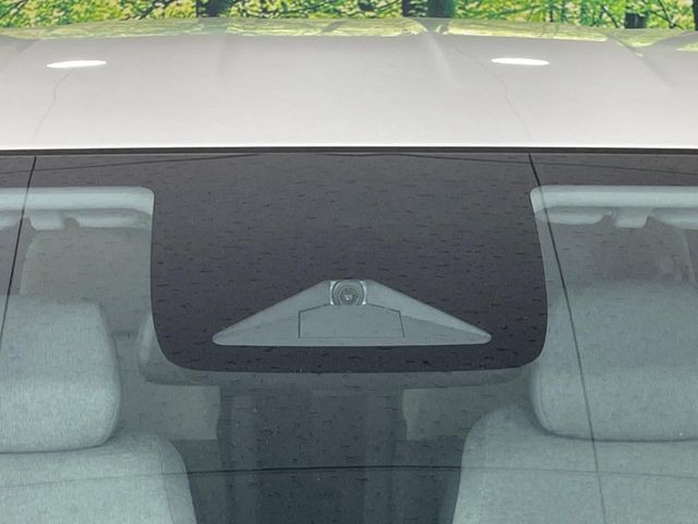 �y�z���_�Z���V���O�z���s���ɑO���̎ԗ�����F�����A�Փ˂������Ȏ��͌x��ƃu���[�L�ŏՓˉ���Ɣ�Q�y�����A�V�X�g�B�����S�Ƀh���C�u�����y���݂��������܂��B