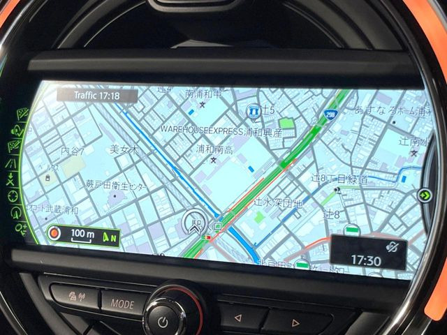 ��MINI�����i�r:��̊��̂���i�r�́A����������ԓ������o���Ă���܂��BBluetooth�Đ��ȂǃI�[�f�B�I�@�\���[�����Ă���܂��̂ŁA�^�]�����y���߂܂���