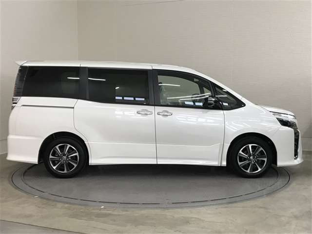 ヴォクシー2.0 ZS 煌III