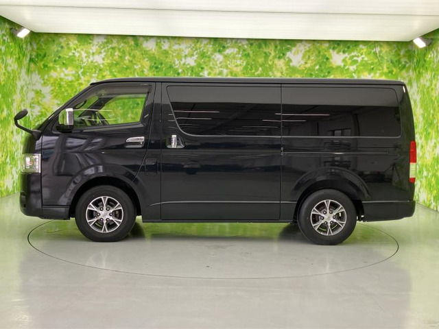 ハイエースバン