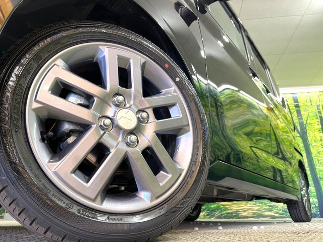 �y����15�C���`�A���~�z�C�[���z�O�ςɃ}�b�`���������A���~�z�C�[���𑕒����Ă���܂��B�e��ЊO�A���~�z�C�[����A�X�^�b�h���X�^�C�����戵�����Ă���܂��B���񂲑��k����������