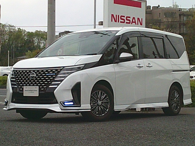 セレナ1.4 e-POWER AUTECH