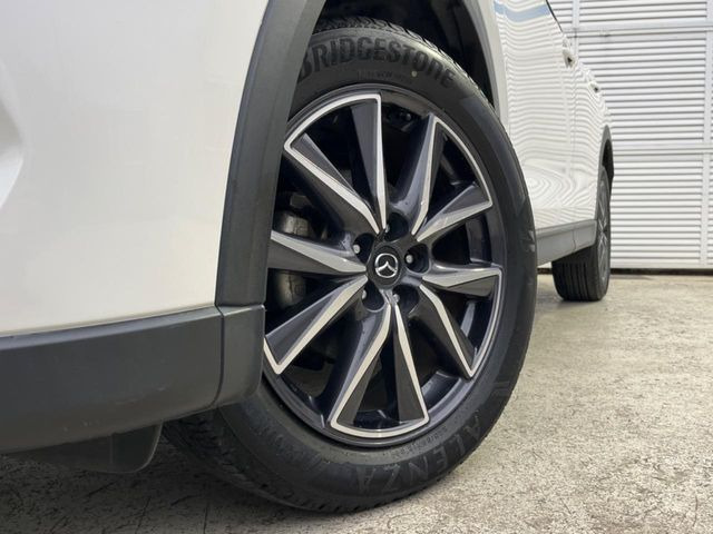 �y����19�C���`�A���~�z�C�[���z�O�ςɃ}�b�`���������A���~�z�C�[���𑕒����Ă���܂��B�e��ЊO�A���~�z�C�[����A�X�^�b�h���X�^�C�����戵�����Ă���܂��B���񂲑��k����������