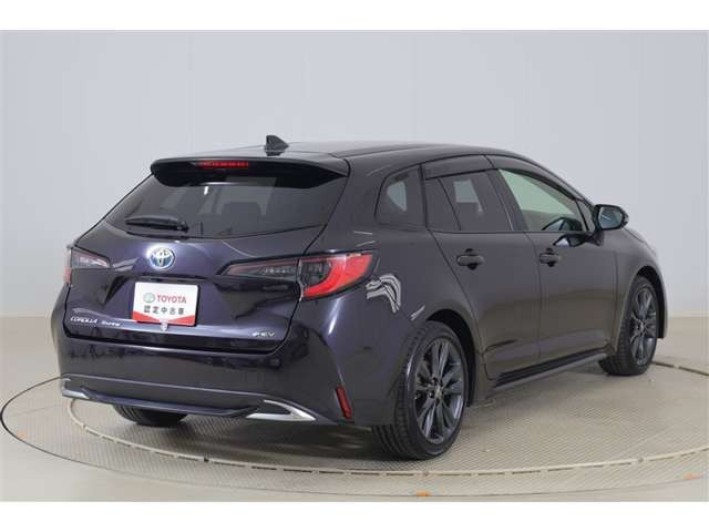 カローラツーリング1.8 ハイブリッド W×B