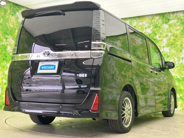 ヴォクシー1.8 ハイブリッド ZS 煌III