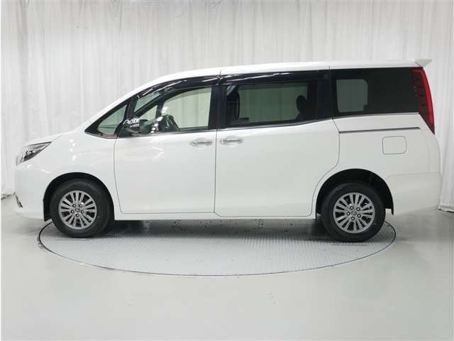 エスクァイア2.0 Gi ブラック テイラード 4WD