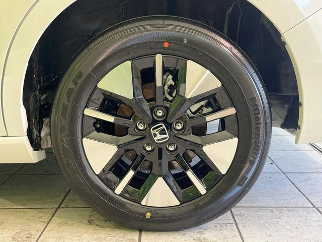 �y�����C���`�A���~�z�C�[���z�O�ςɃ}�b�`�����A���~�z�C�[���𑕒����Ă���܂��B�e��A���~�z�C�[����A�X�^�b�h���X�^�C�����戵�����Ă���܂��B���񂲑��k����������