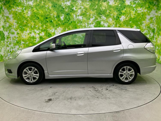 フィットシャトルハイブリッド1.3 ナビプレミアムセレクション