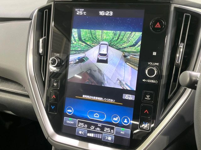 【マルチテレインモニター】車のフロントやサイドのカメラ画像を同時にモニター表示することで、悪路や狭い道を走行時でも周囲の状況確認ができ安心!本格SUVにうれしい装備です♪