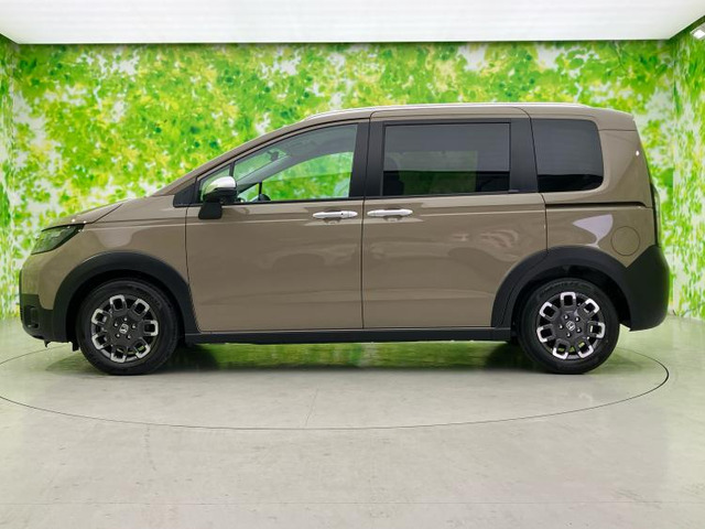 フリード1.5 ハイブリッド クロスター