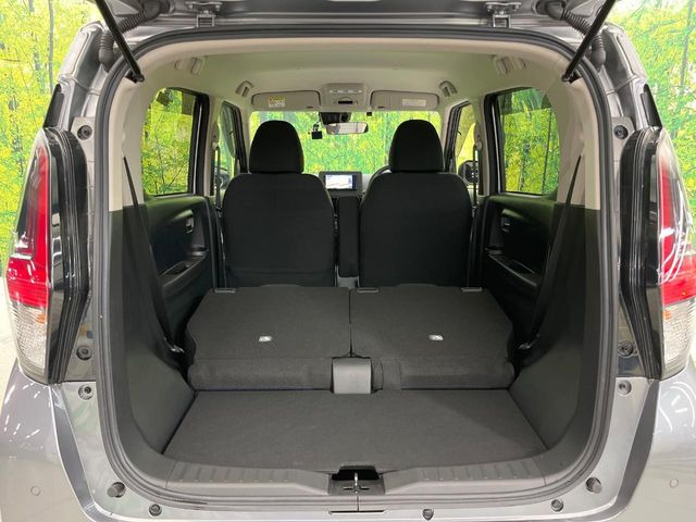 ���i�̂���������ʋ΁A���}���ɏ\���ȉ׎��X�y�[�X���m�ۂ��Ă���܂��B�Z�J���h�V�[�g��|���ƁA�傫�ȉו��̐ύڂ��\�ł���