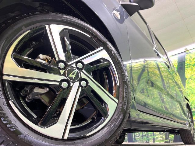 �y����14�C���`�A���~�z�C�[���z�O�ςɃ}�b�`���������A���~�z�C�[���𑕒����Ă���܂��B�e��ЊO�A���~�z�C�[����A�X�^�b�h���X�^�C�����戵�����Ă���܂��B���񂲑��k����������