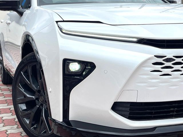 �yLED�w�b�h���C�g�z���V����ԑ��s�����ǍD�Ȏ��E���m�ۂ����S���ĉ^�]�ł��鍂�P�xLED�w�b�h���C�g�𑕔�!�_�����x�������A����d�͂��}�����Ă��܂��B