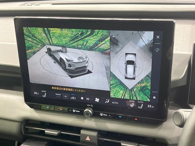 【パノラミックビューモニター】専用のカメラにより、上から見下ろしたような視点で360度クルマの周囲を確認することができます☆死角部分も確認しやすく、狭い場所での切り返しや駐車もスムーズに行えます。