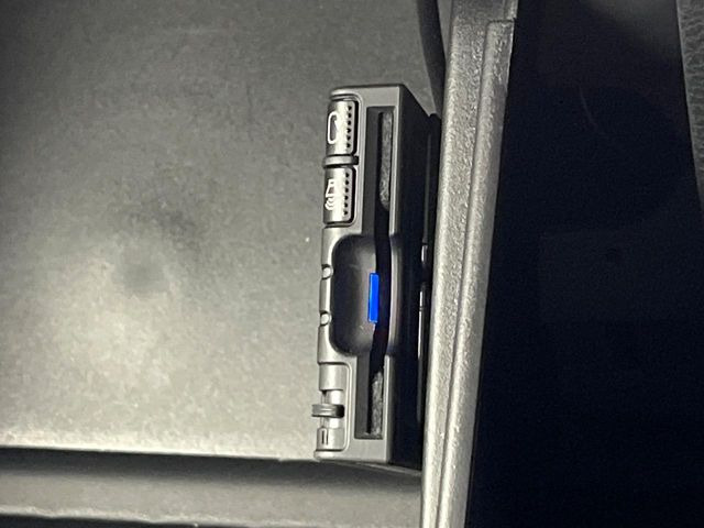 ●ETC車載器(アンテナ分離型音声案内タイプ):お引き渡し時には再セットアップを実施後、お渡しいたします。マイレージ登録に関してもお気軽にスタッフまでお尋ねください。