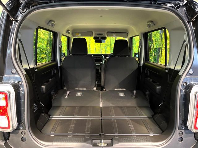 ���i�̂���������ʋ΁A���}���ɏ\���ȉ׎��X�y�[�X���m�ۂ��Ă���܂��B�Z�J���h�V�[�g��|���ƁA�傫�ȉו��̐ύڂ��\�ł���