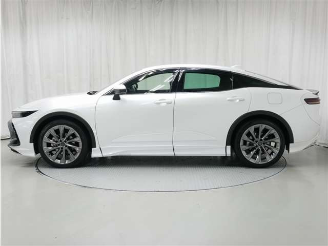 クラウンクロスオーバー2.5 G アドバンスト レザー パッケージ E-Four 4WD