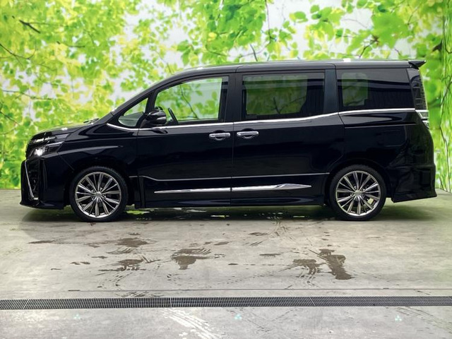 ヴォクシー2.0 ZS