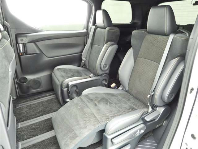 アルファードハイブリッド 2.5 S タイプゴールドII E-Four 4WD