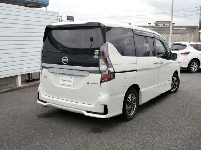 セレナ1.2 e-POWER ハイウェイスターV