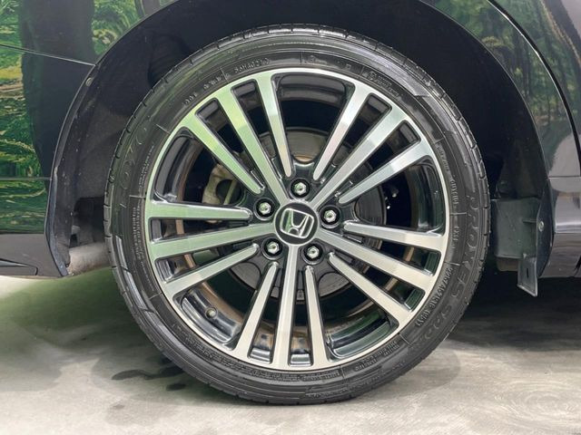 �y�����A���~�z�C�[���z�O�ςɃ}�b�`�����A���~�z�C�[���𑕒����Ă���܂��B�e��A���~�z�C�[����A�X�^�b�h���X�^�C�����戵�����Ă���܂��B���񂲑��k����������