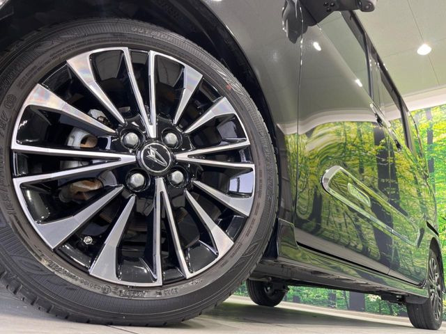 �y����15�C���`�A���~�z�C�[���z�O�ςɃ}�b�`���������A���~�z�C�[���𑕒����Ă���܂��B�e��ЊO�A���~�z�C�[����A�X�^�b�h���X�^�C�����戵�����Ă���܂��B���񂲑��k����������