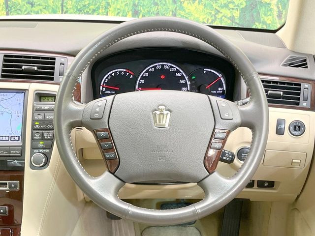 �y�����v�����X�e�A�����O�z�㎿�Ȋv���g�p���邱�ƂŁA��ɂ����������݂ƂĂ��^�]���₷���n���h���ł���