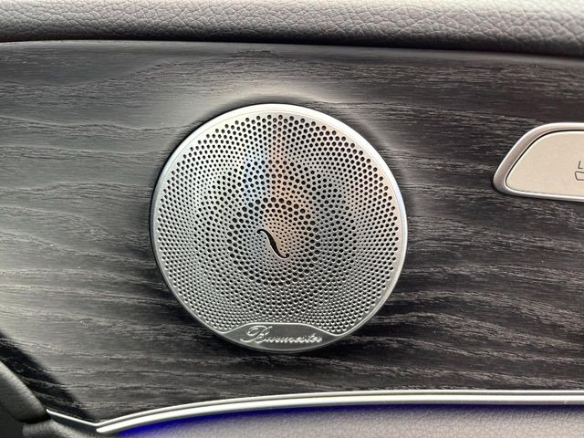 ��Burmester�T���E���h�V�X�e��:�n�C�G���h�I�[�f�B�I��僁�[�J�[����|����Ԑ�p�̃v���~�A���X�s�[�J�[�𑕔��B�����̃X�s�[�J�[����A���̗������܂ŕ����鍂�i���ȉ��y�����y���݂��������܂��B