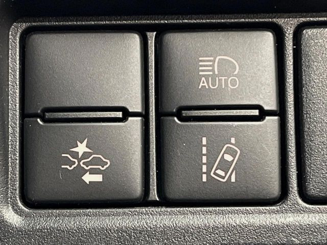 �y�g���^�Z�[�t�e�B�Z���X�z���s���ɑO���̎ԗ�����F�����A�Փ˂������Ȏ��͌x��ƃu���[�L�ŏՓˉ���Ɣ�Q�y�����A�V�X�g�B�����S�Ƀh���C�u�����y���݂��������܂��B