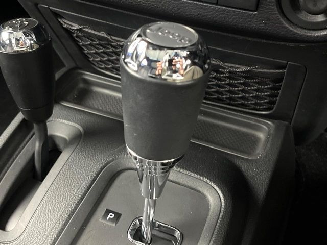 ●シフトノブの使用感も少なく、良好な状態です。