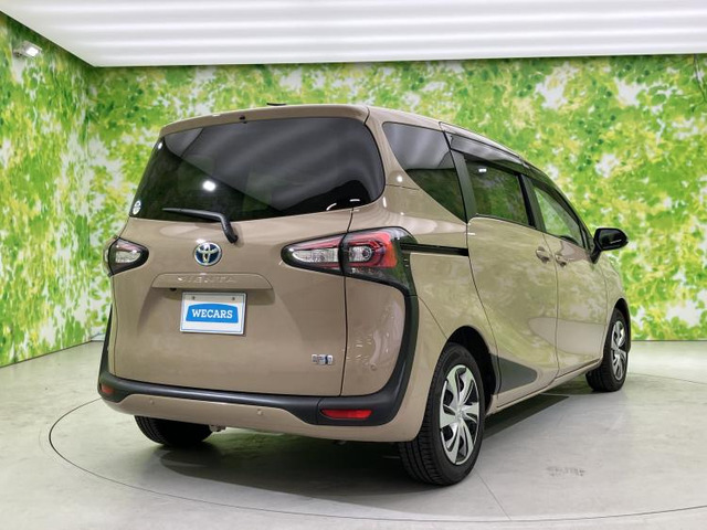 シエンタハイブリッド 1.5 G クエロ