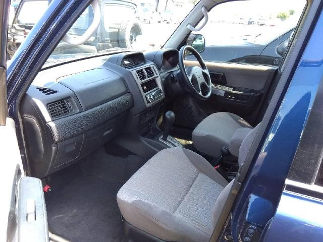 パジェロイオ2.0 ZR 4WD