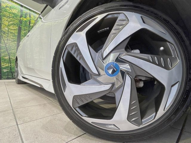 �y���f���X�^18�C���`�A���~�z�C�[���z�O�ςɃ}�b�`�������f���X�^�z�C�[���𑕒����Ă���܂��B�e��ЊO�A���~�z�C�[����A�X�^�b�h���X�^�C�����戵�����Ă���܂��B���񂲑��k����������