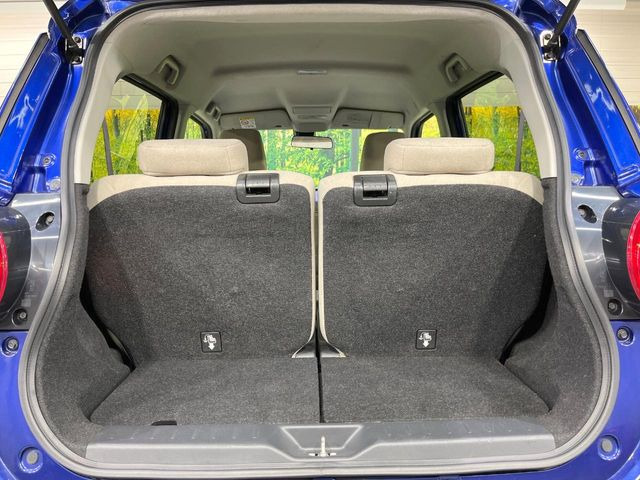 普段のお買い物や通勤、送迎等に十分な荷室スペースを確保しております。セカンドシートを倒すと、大きな荷物の積載も可能です♪